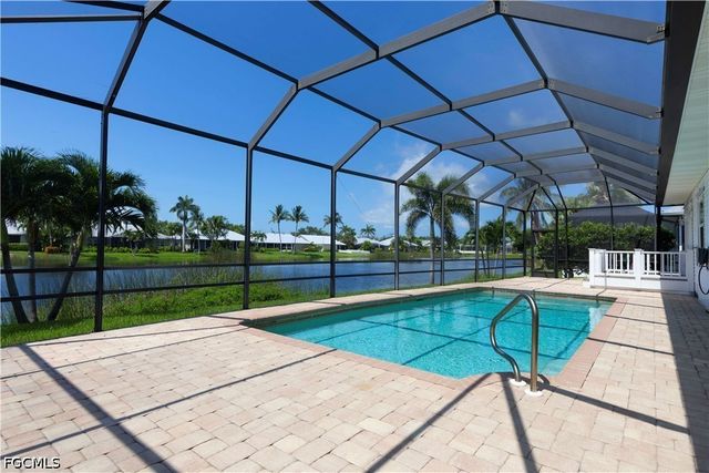 12573 Coconut Creek CT, Fort Myers, FL 33908