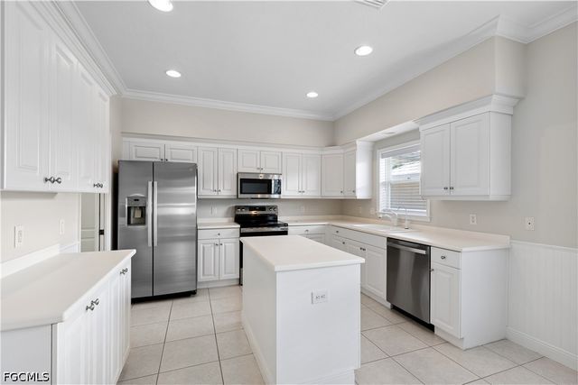12573 Coconut Creek CT, Fort Myers, FL 33908