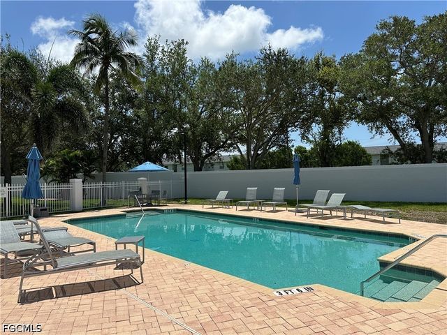 12573 Coconut Creek CT, Fort Myers, FL 33908