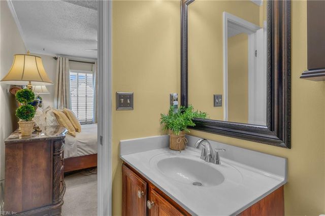 1605 Stone Moss Reach Apt D, Chesapeake, VA 23320