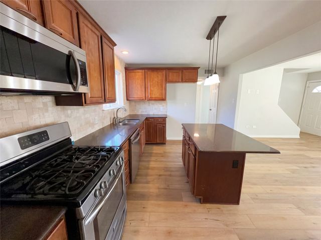 1310 Johns Drive, Euless, TX 76039