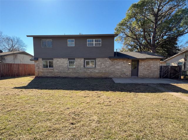 1310 Johns Drive, Euless, TX 76039