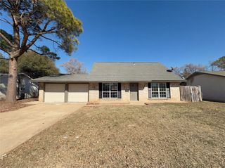 1310 Johns Drive, Euless, TX 76039