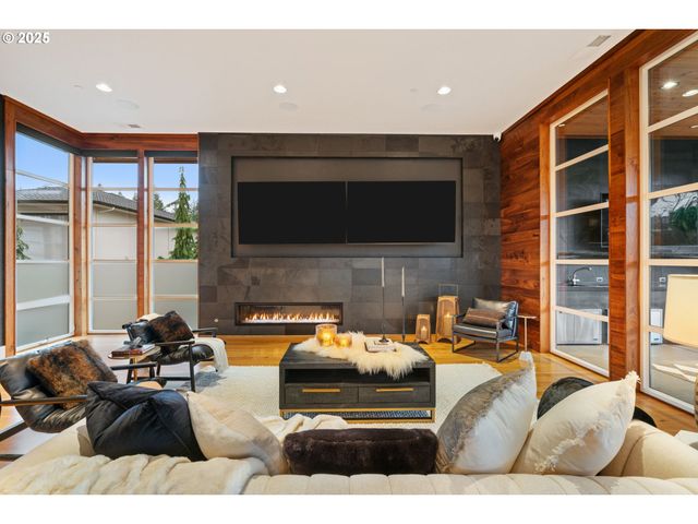 6730 Nw LONGBOW Ln, Camas, WA 98607