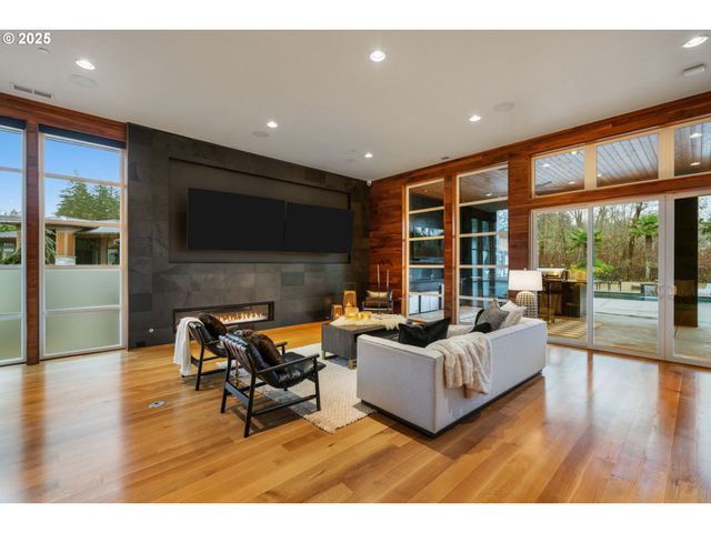 6730 Nw LONGBOW Ln, Camas, WA 98607