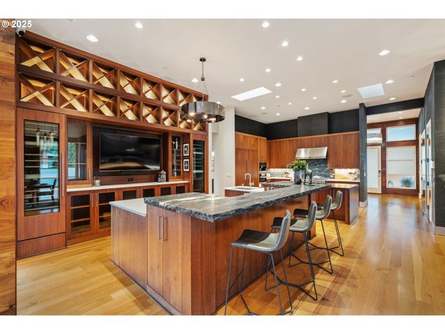 6730 Nw LONGBOW Ln, Camas, WA 98607