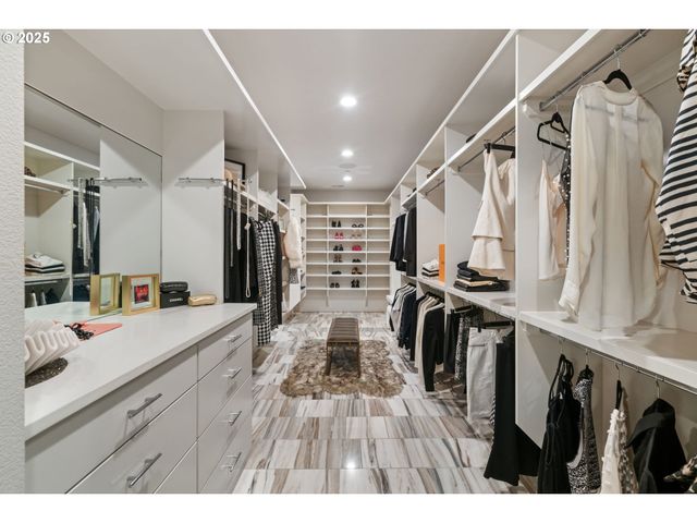 6730 Nw LONGBOW Ln, Camas, WA 98607