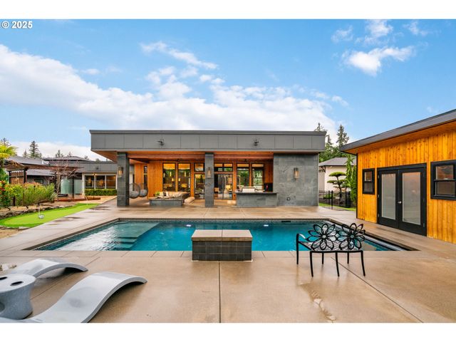 6730 Nw LONGBOW Ln, Camas, WA 98607