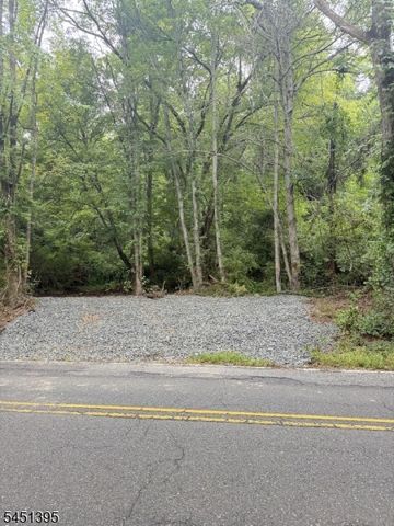 566 River Rd, Chatham Twp., NJ 07928