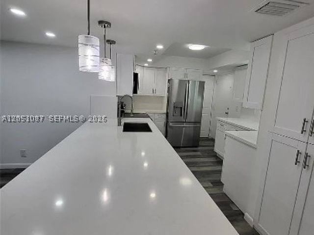 198 NW 67th St 301, Boca Raton, FL 33487