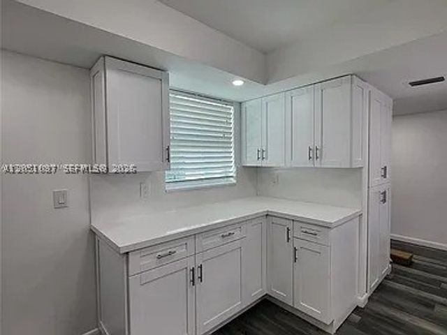 198 NW 67th St 301, Boca Raton, FL 33487