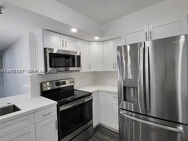 198 NW 67th St 301, Boca Raton, FL 33487