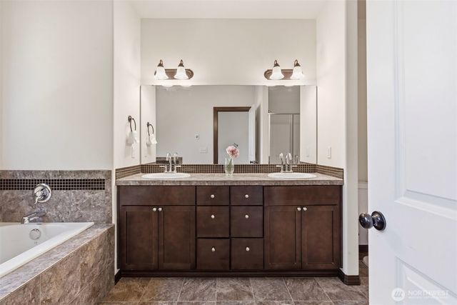4411 172nd Place SW, Lynnwood, WA 98037