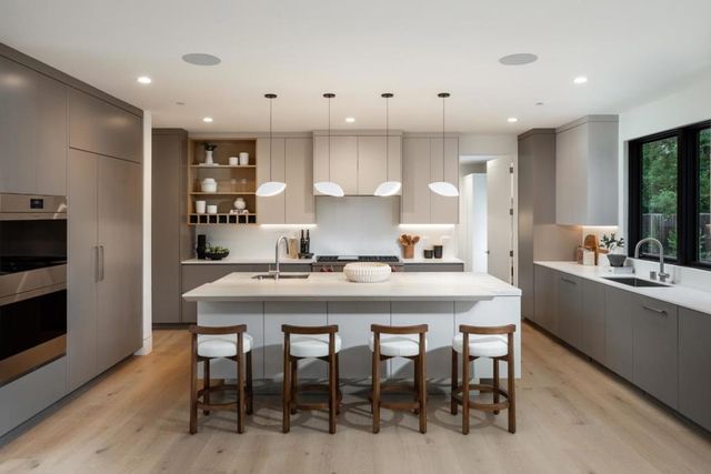 167 Almendral Avenue, Atherton, CA 94027