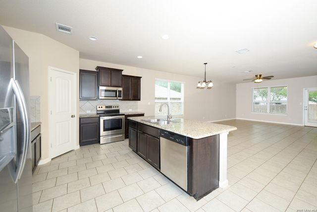 2037 Flintshire, New Braunfels, TX 78130