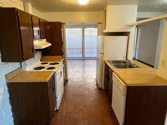 704 Truman Street NE Apt 7, Albuquerque, NM 87110