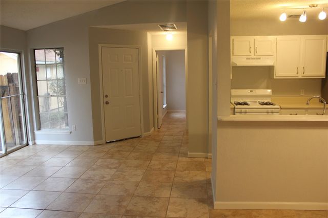 504 Sierra CV 504, Round Rock, TX 78664