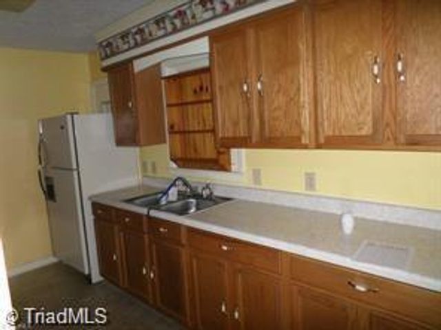 125 Florida Avenue, Mount Airy, NC 27030