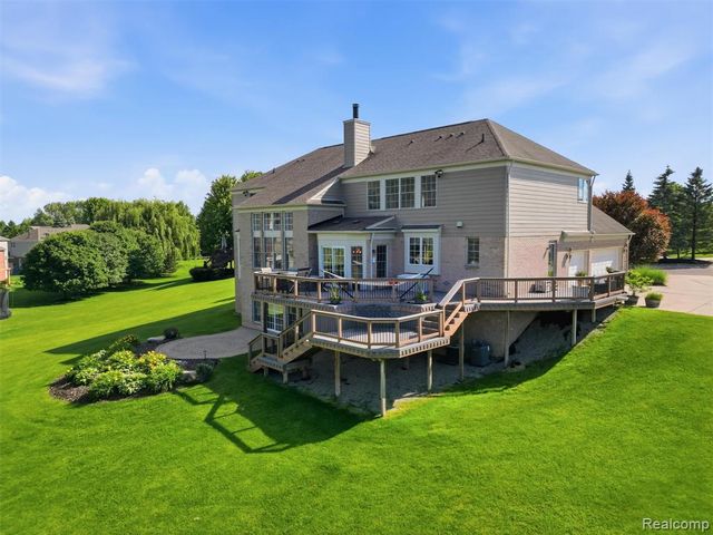 5631 Skye Court, Rochester, MI 48306