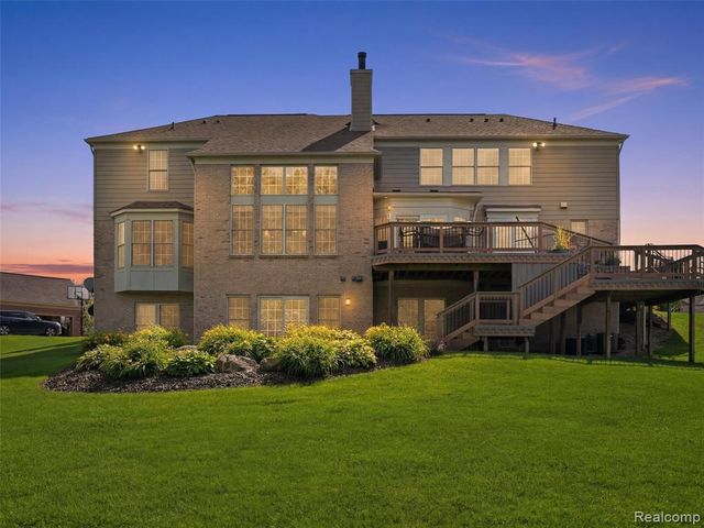 5631 Skye Court, Rochester, MI 48306