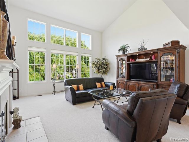 5631 Skye Court, Rochester, MI 48306