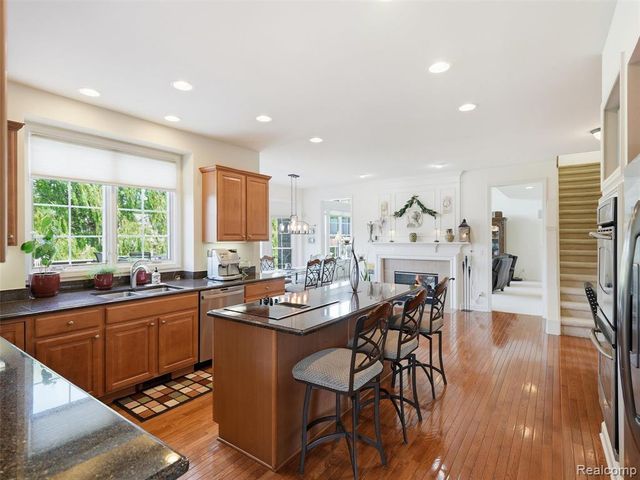 5631 Skye Court, Rochester, MI 48306