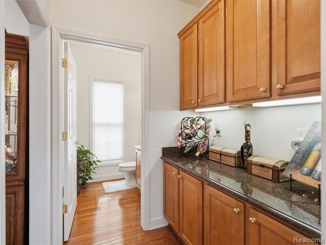 5631 Skye Court, Rochester, MI 48306