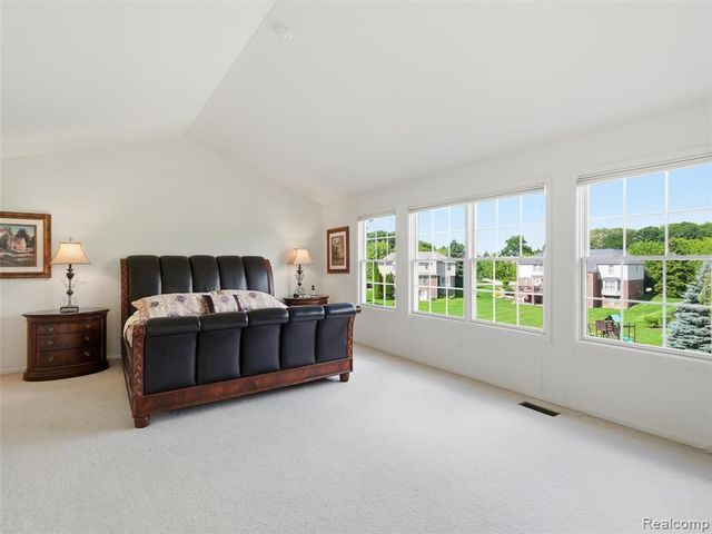 5631 Skye Court, Rochester, MI 48306