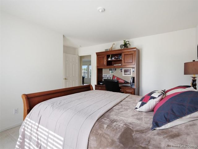 5631 Skye Court, Rochester, MI 48306