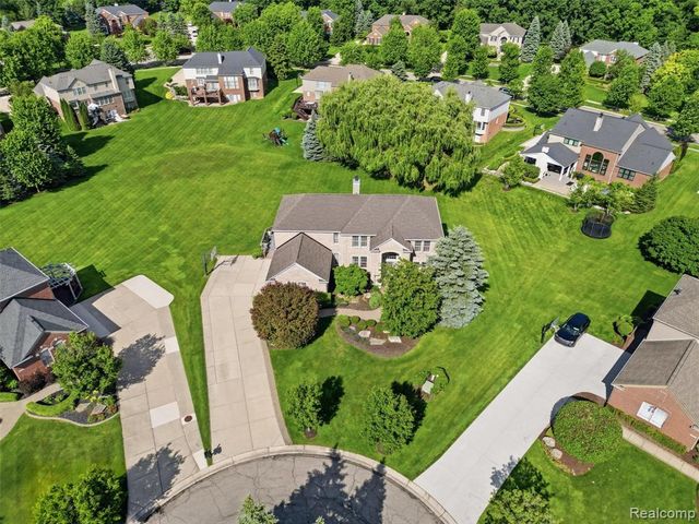 5631 Skye Court, Rochester, MI 48306