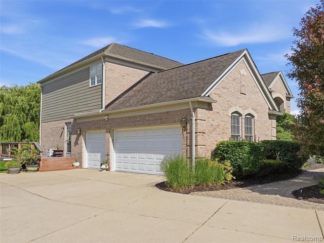 5631 Skye Court, Rochester, MI 48306