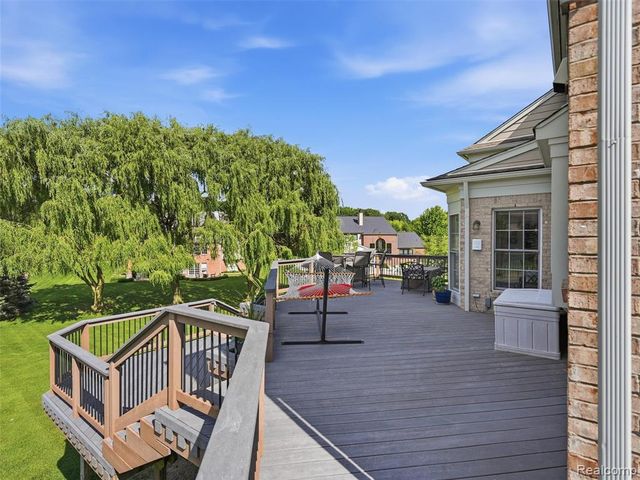 5631 Skye Court, Rochester, MI 48306