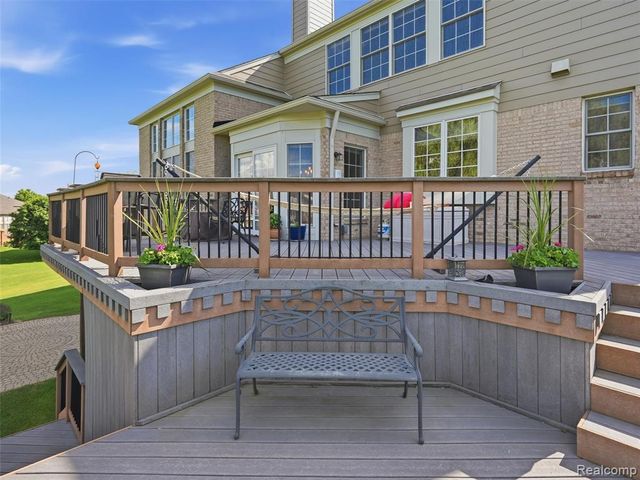 5631 Skye Court, Rochester, MI 48306