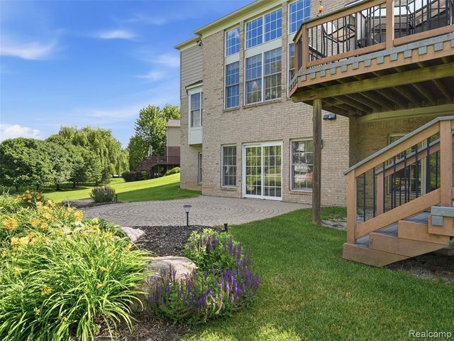 5631 Skye Court, Rochester, MI 48306