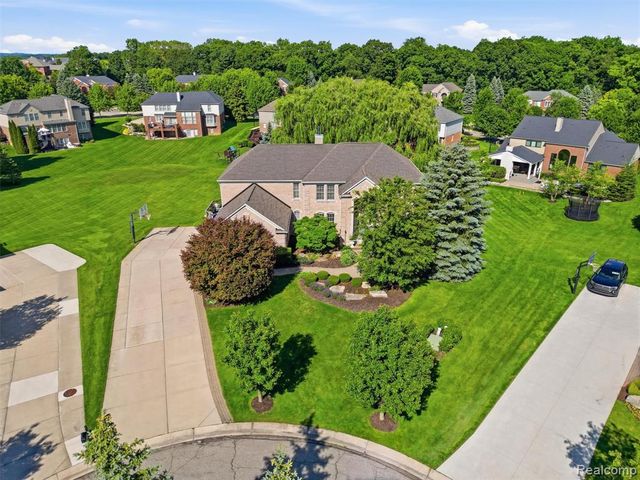 5631 Skye Court, Rochester, MI 48306