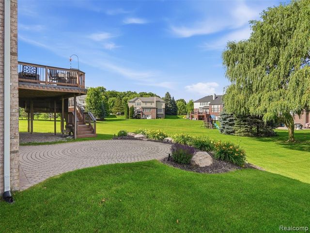 5631 Skye Court, Rochester, MI 48306