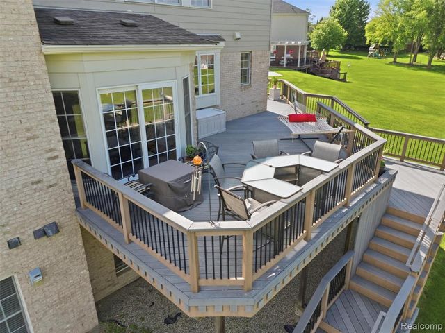 5631 Skye Court, Rochester, MI 48306