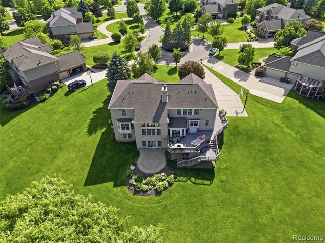 5631 Skye Court, Rochester, MI 48306