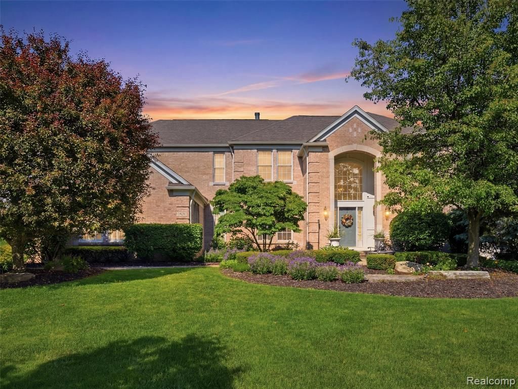 5631 Skye Court, Rochester, MI 48306