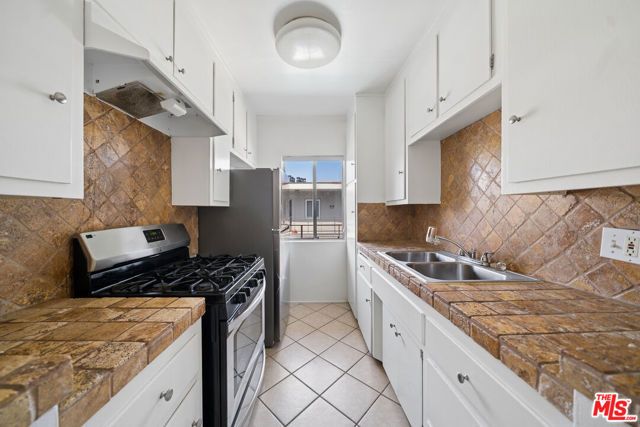 1220 N Ogden Drive 12, Los Angeles, CA 90046