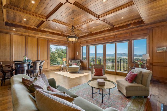 766 Meridian Road, Eagle Point, OR 97524