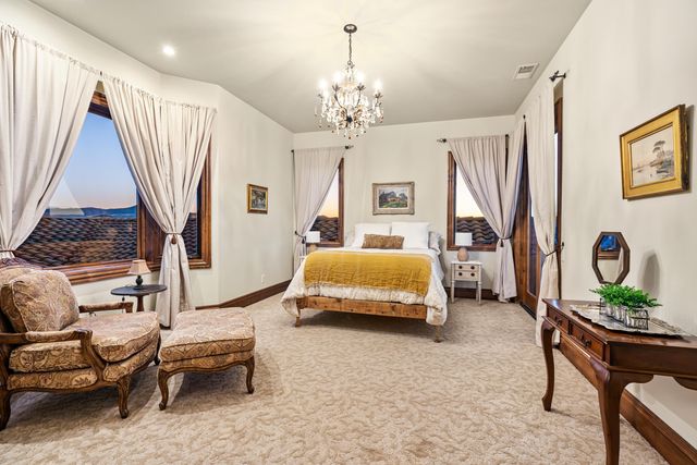 766 Meridian Road, Eagle Point, OR 97524