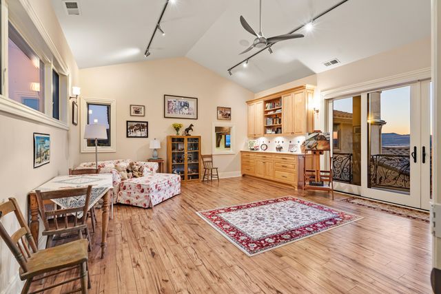 766 Meridian Road, Eagle Point, OR 97524