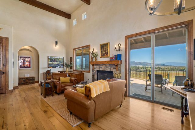 766 Meridian Road, Eagle Point, OR 97524