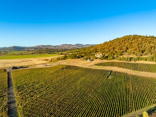 766 Meridian Road, Eagle Point, OR 97524