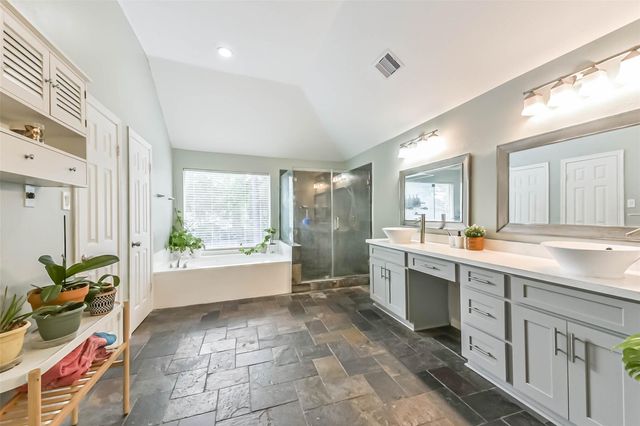 3319 Woodland View Drive, Houston, TX 77345