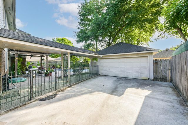 3319 Woodland View Drive, Houston, TX 77345