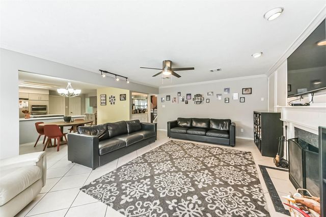 3319 Woodland View Drive, Houston, TX 77345