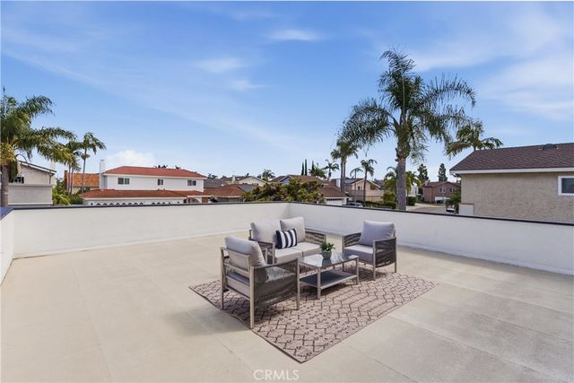 6862 Defiance Drive, Huntington Beach, CA 92647
