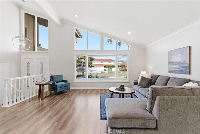 6862 Defiance Drive, Huntington Beach, CA 92647